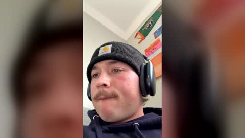 Snapshot of johnladdner chatting on 02-19-26, 11:12 johnladdner online show from 02-19-26, 11:12