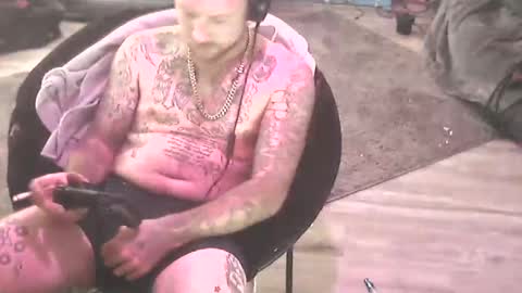 johnniejohnnied online show from 12-24-24, 07:22