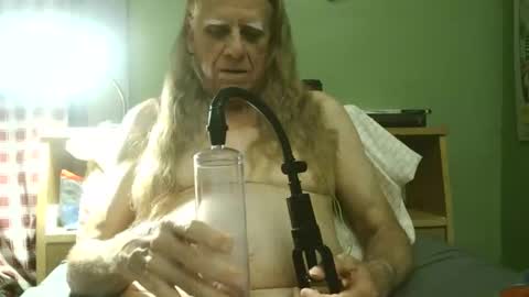 johnnieq1971 online show from 05-25-26, 01:11