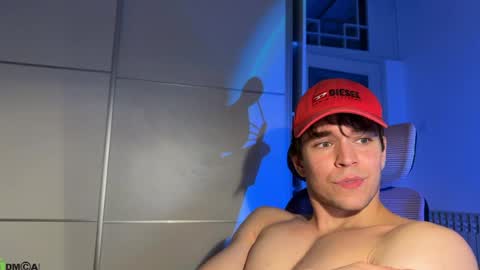 Snapshot of johnnnyhorny chatting on 03-26-26, 08:58 Johnny online show from 03-26-26, 08:58