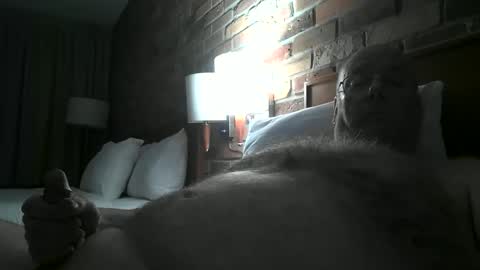 Johnny online show from 09-11-25, 03:50
