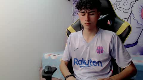 johnny_cagee online show from 12-23-24, 03:29