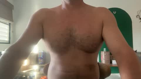 Snapshot of johnnyblueskies chatting on 01-18-26, 11:47 Johnny Blue Eyes online show from 01-18-26, 11:47