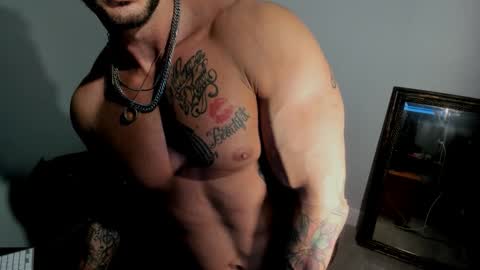 Johnnystrongarms                 online show from 10-26-25, 05:46