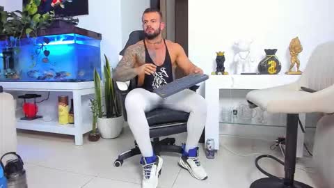 JOHNNY online show from 12-18-25, 01:11