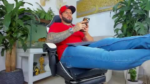 JOHNNY online show from 05-06-26, 01:47