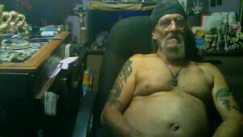 johnnyshung1 online show from 09-10-25, 04:51