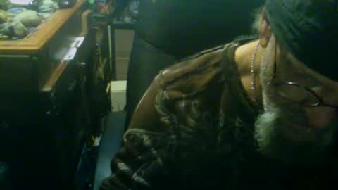 johnnyshung1 online show from 10-26-25, 10:54