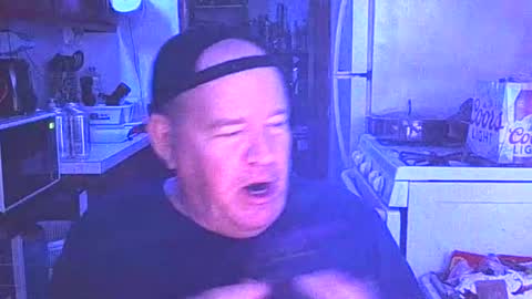 Snapshot of johnnytwain chatting on 01-19-26, 07:45 johnnytwain online show from 01-19-26, 07:45