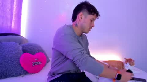 Snapshot of johnycooper08 chatting on 06-15-26, 01:46 johnycooper08 online show from 06-15-26, 01:46