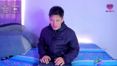 Snapshot of johnycooper08 chatting on 06-19-26, 12:53 johnycooper08 online show from 06-19-26, 12:53