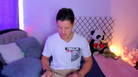 Snapshot of johnycooper08 chatting on 07-21-26, 12:29 johnycooper08 online show from 07-21-26, 12:29