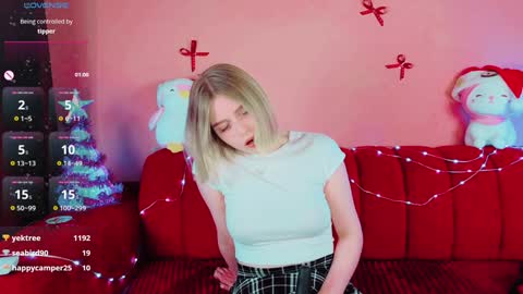 Snapshot of joice_queen chatting on 12-27-24, 02:47 Paula online show from 12-27-24, 02:47