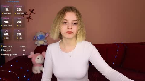 Snapshot of joice_queen chatting on 01-08-25, 03:40 Paula online show from 01-08-25, 03:40