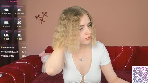 Snapshot of joice_queen chatting on 01-09-25, 12:46 Paula online show from 01-09-25, 12:46