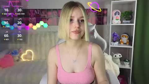 Snapshot of joice_queen chatting on 02-15-25, 04:25 Paula online show from 02-15-25, 04:25