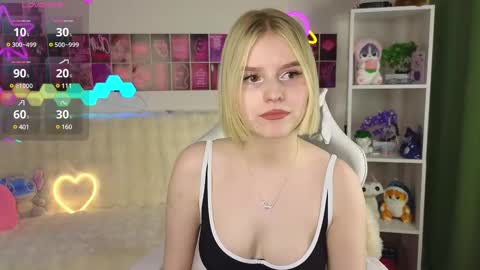 Snapshot of joice_queen chatting on 02-17-25, 02:42 Paula online show from 02-17-25, 02:42