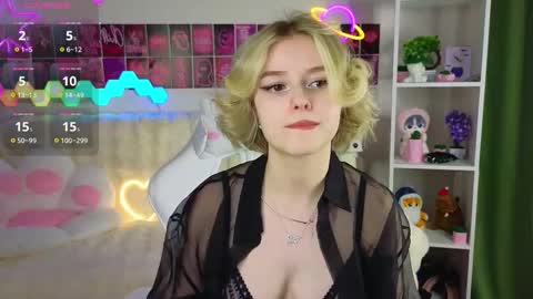 Snapshot of joice_queen chatting on 02-28-25, 03:26 Paula online show from 02-28-25, 03:26