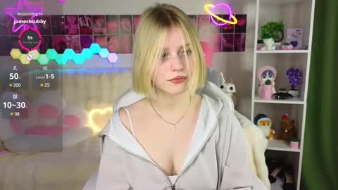 Snapshot of joice_queen chatting on 02-28-25, 09:12 Paula online show from 02-28-25, 09:12