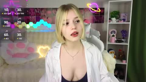 Snapshot of joice_queen chatting on 03-01-25, 11:15 Paula online show from 03-01-25, 11:15