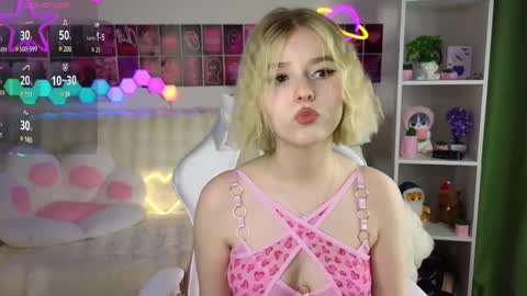 Snapshot of joice_queen chatting on 03-07-25, 01:53 Paula online show from 03-07-25, 01:53