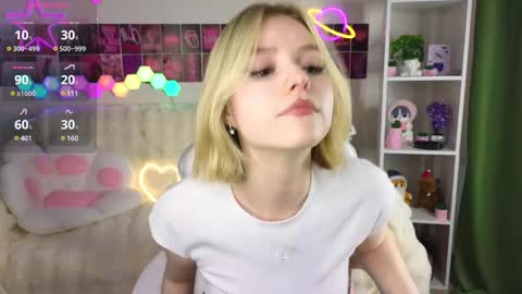 Snapshot of joice_queen chatting on 03-12-25, 02:52 Paula online show from 03-12-25, 02:52