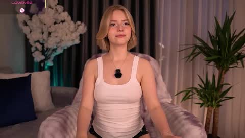 Snapshot of joice_queen chatting on 09-19-25, 02:46 Paula online show from 09-19-25, 02:46