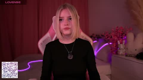 Snapshot of joice_queen chatting on 04-03-26, 12:30 Paula online show from 04-03-26, 12:30