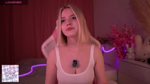 Snapshot of joice_queen chatting on 04-11-26, 12:59 Paula online show from 04-11-26, 12:59