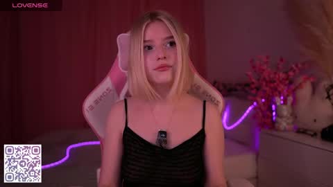 Snapshot of joice_queen chatting on 04-13-26, 01:11 Paula online show from 04-13-26, 01:11