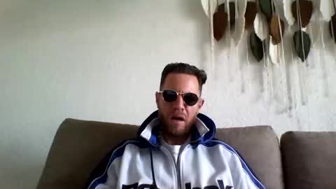 Snapshot of jojo19844 chatting on 03-05-26, 11:39 jojo19844 online show from 03-05-26, 11:39