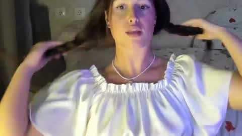 Snapshot of jojoandjena chatting on 06-10-26, 07:13 Jojo and Jena online show from 06-10-26, 07:13