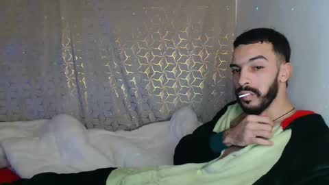 Snapshot of jokerharle1 chatting on 01-07-26, 12:02 ALICEARABIAN online show from 01-07-26, 12:02