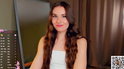 Snapshot of jolenerappleye chatting on 10-25-25, 05:48 Emma online show from 10-25-25, 05:48