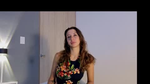 jolie_lov online show from 09-24-25, 01:25