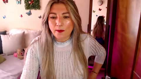Jolie Mature online show from 05-04-26, 08:38