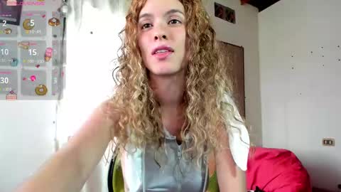 Snapshot of jolie_reyes1 chatting on 02-21-25, 07:43 jolie_reyes1 online show from 02-21-25, 07:43