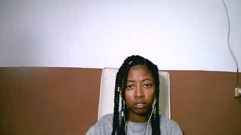 joliekah27 online show from 02-20-25, 01:36