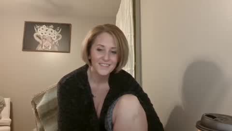 Jolie online show from 02-06-25, 02:44