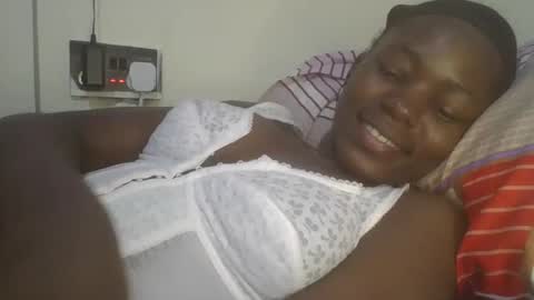Snapshot of jollynabeb chatting on 02-14-25, 10:04 jollynabeb online show from 02-14-25, 10:04