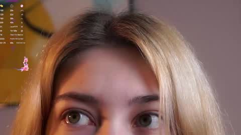 Snapshot of jolyndeb chatting on 04-15-26, 01:18 Viola online show from 04-15-26, 01:18