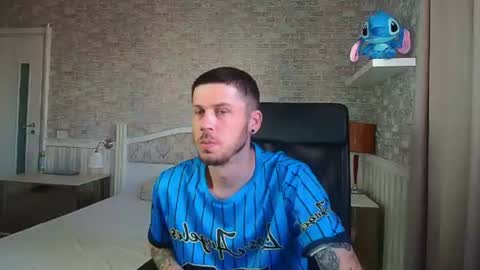 Snapshot of jonahshaw chatting on 07-06-26, 05:15 JonahShaw online show from 07-06-26, 05:15
