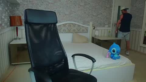 Snapshot of jonahshaw chatting on 07-22-26, 04:37 JonahShaw online show from 07-22-26, 04:37