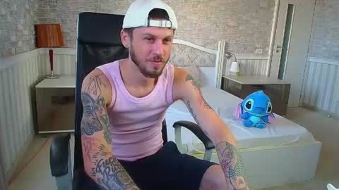 Snapshot of jonahshaw chatting on 07-24-26, 05:05 JonahShaw online show from 07-24-26, 05:05