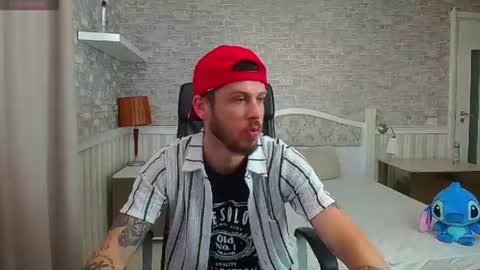 Snapshot of jonahshaw chatting on 07-26-26, 04:31 JonahShaw online show from 07-26-26, 04:31