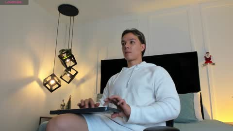 Jonathan Danielss  online show from 12-07-24, 11:40