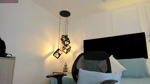 Jonathan Danielss  online show from 12-18-24, 11:45