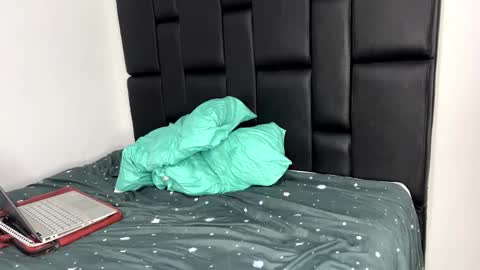 jonathancast08 online show from 04-15-26, 07:58