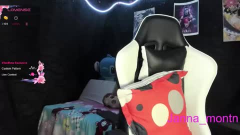 Snapshot of jonathanrwick chatting on 10-19-25, 05:08 Janna online show from 10-19-25, 05:08