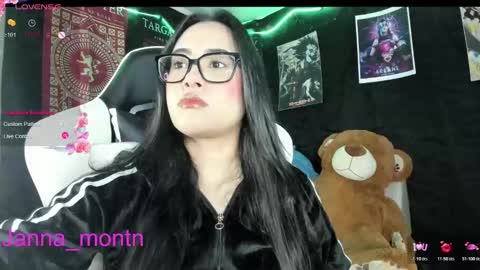 Snapshot of jonathanrwick chatting on 11-13-25, 02:54 Janna online show from 11-13-25, 02:54